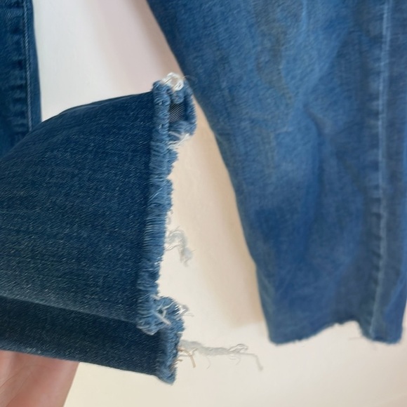 Joe’s Jeans High Rise Crop Bootcut Jeans Size 28 With Raw Hem - Picture 3 of 6